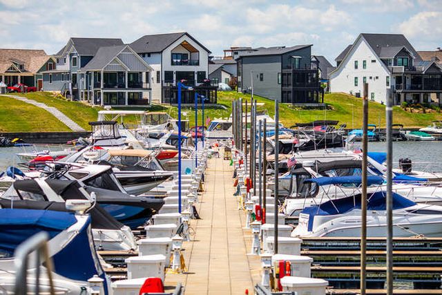 303 Leeward Way, Ottawa, IL 61350