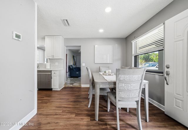 5534 FARGO Drive N, Jacksonville, FL 32207