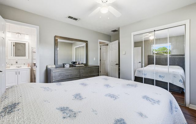 5534 FARGO Drive N, Jacksonville, FL 32207