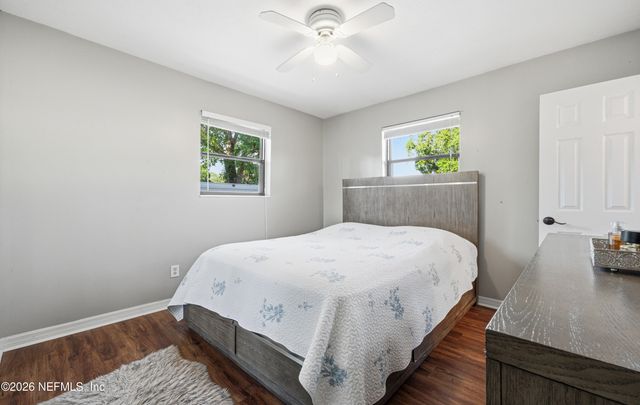 5534 FARGO Drive N, Jacksonville, FL 32207