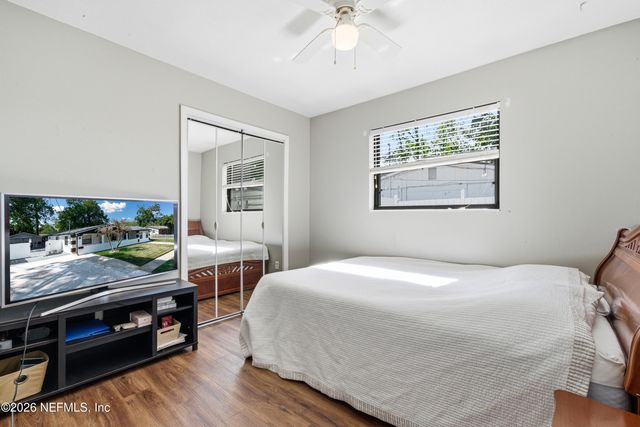 5534 FARGO Drive N, Jacksonville, FL 32207