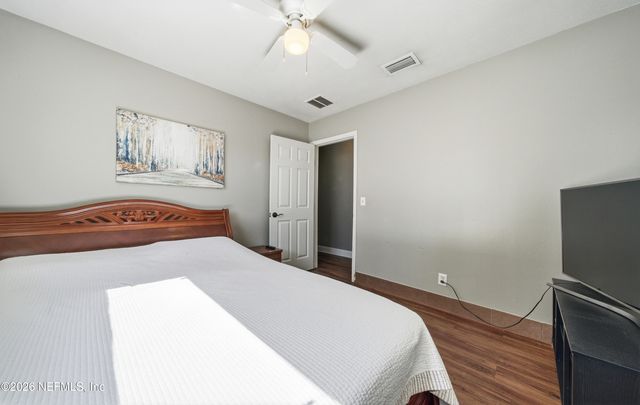 5534 FARGO Drive N, Jacksonville, FL 32207