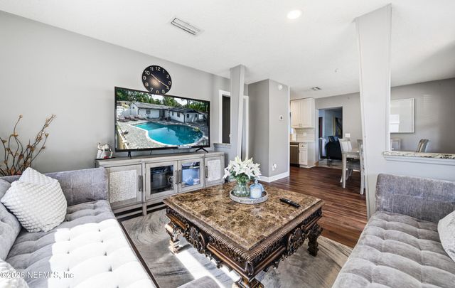 5534 FARGO Drive N, Jacksonville, FL 32207