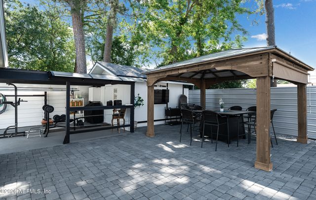 5534 FARGO Drive N, Jacksonville, FL 32207