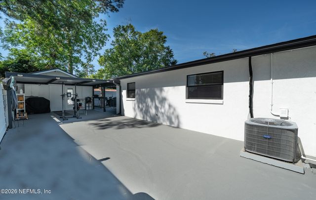 5534 FARGO Drive N, Jacksonville, FL 32207