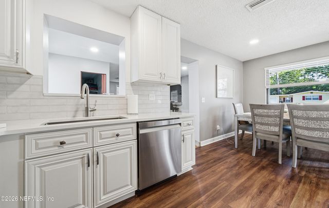 5534 FARGO Drive N, Jacksonville, FL 32207