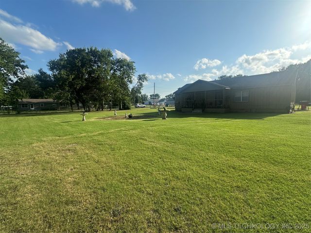 1747 E 63rd Street N, Tulsa, OK 74136