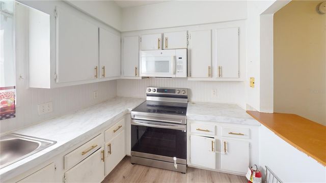 4030 CORTEZ DRIVE B, Tampa, FL 33614