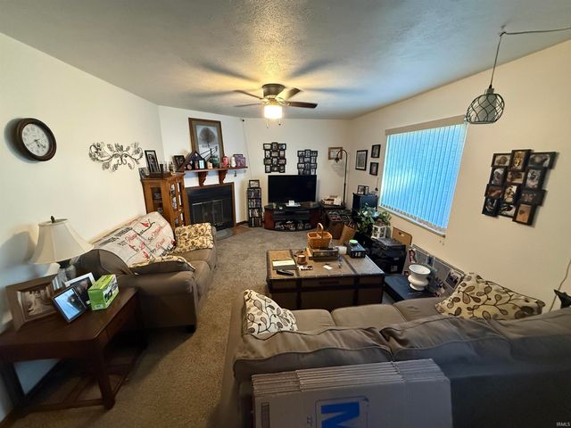 6886 Concord Drive, Newburgh, IN 47630