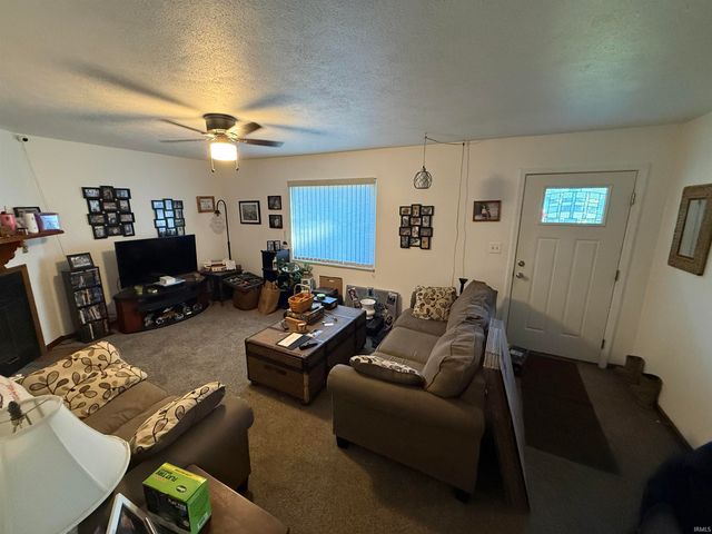 6886 Concord Drive, Newburgh, IN 47630