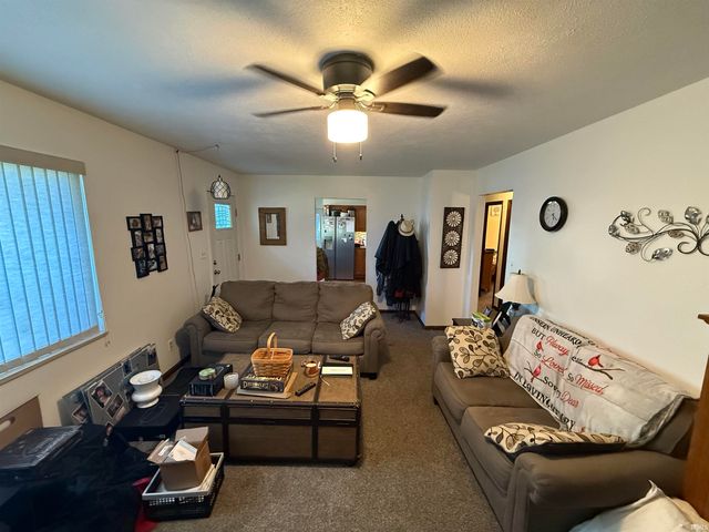 6886 Concord Drive, Newburgh, IN 47630