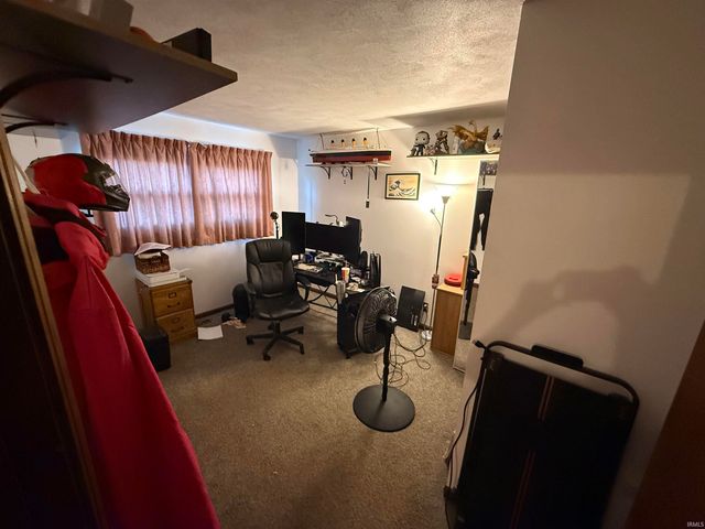 6886 Concord Drive, Newburgh, IN 47630