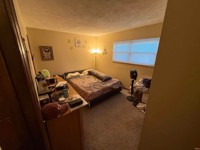 6886 Concord Drive, Newburgh, IN 47630