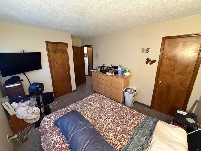 6886 Concord Drive, Newburgh, IN 47630