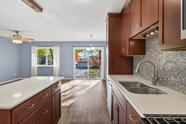 3622 Garden Boulevard N, Oakdale, MN 55128