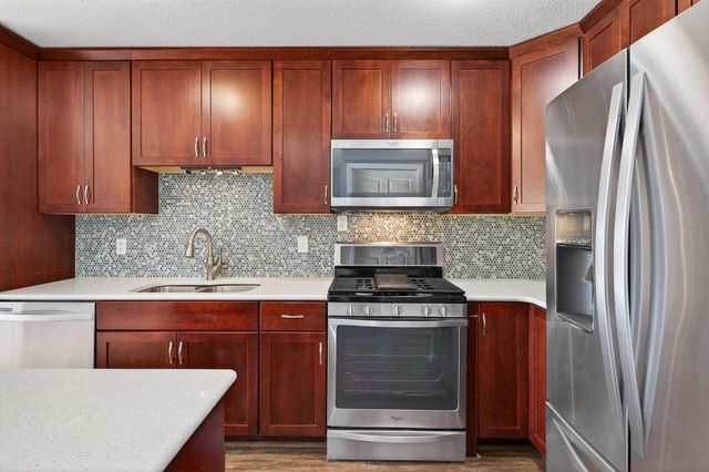 3622 Garden Boulevard N, Oakdale, MN 55128