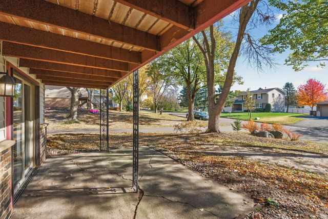 3622 Garden Boulevard N, Oakdale, MN 55128