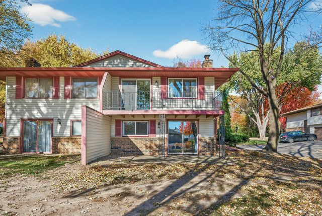 3622 Garden Boulevard N, Oakdale, MN 55128