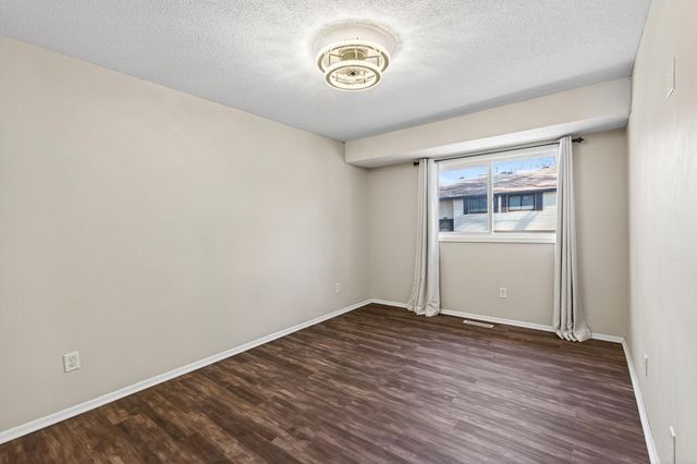 3622 Garden Boulevard N, Oakdale, MN 55128