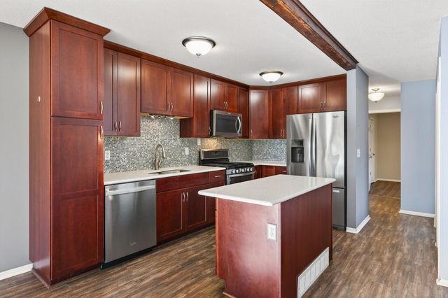 3622 Garden Boulevard N, Oakdale, MN 55128