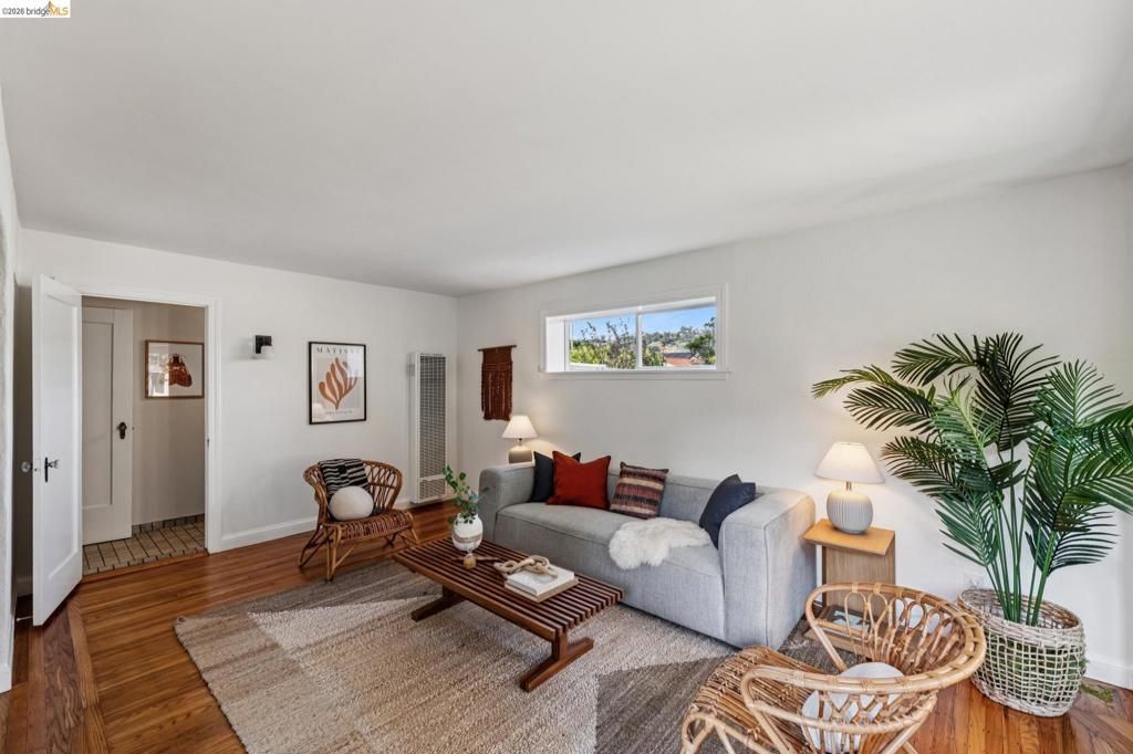 Image 16 of property listing at 5705 Panama Ave, Richmond, CA 94804