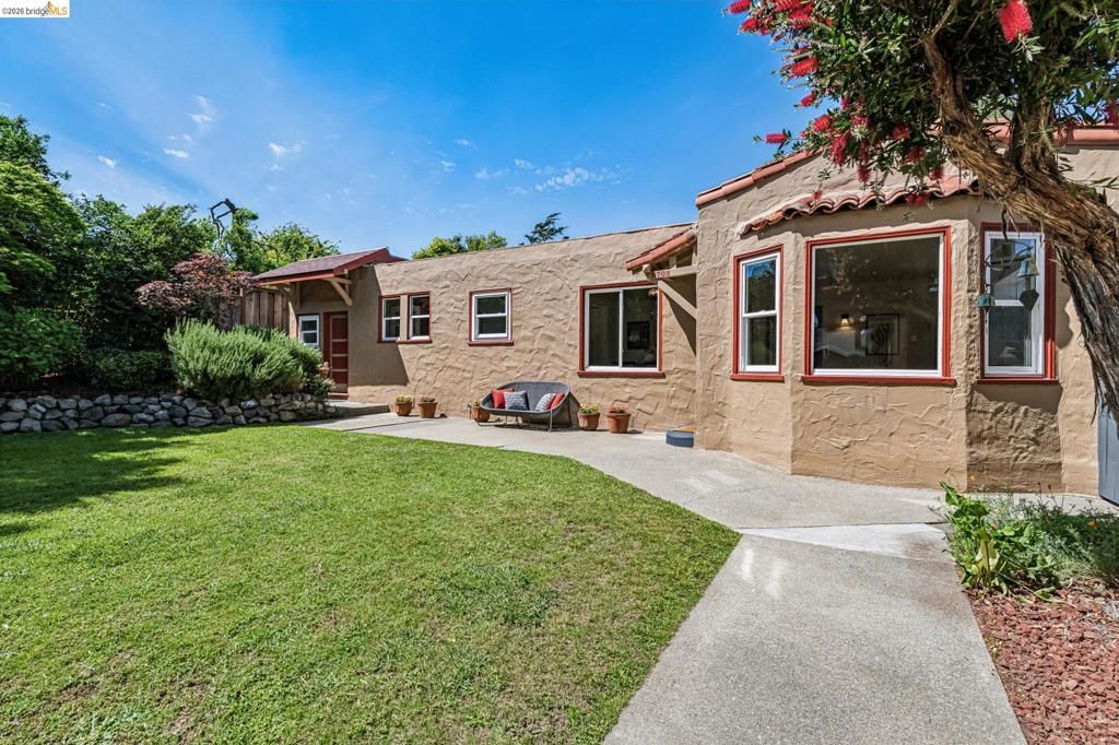 Image 7 of property listing at 5705 Panama Ave, Richmond, CA 94804