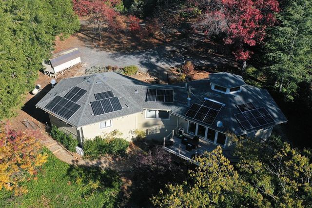 1870 Cable Rd, Camino, CA 95709