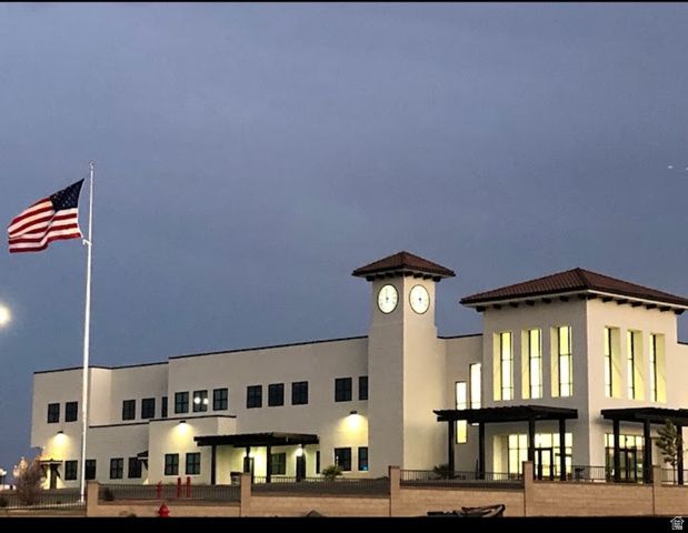 663 W GREEN MOUNTAIN DR, St. George, UT 84790