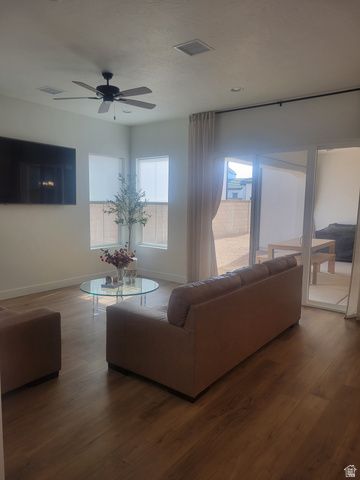 663 W GREEN MOUNTAIN DR, St. George, UT 84790