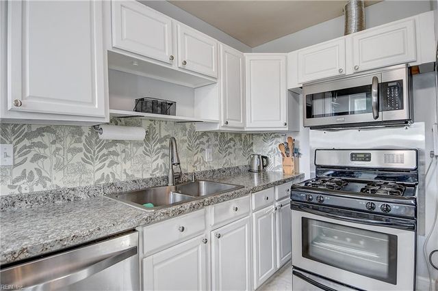 2913 David AVE, Norfolk, VA 23518