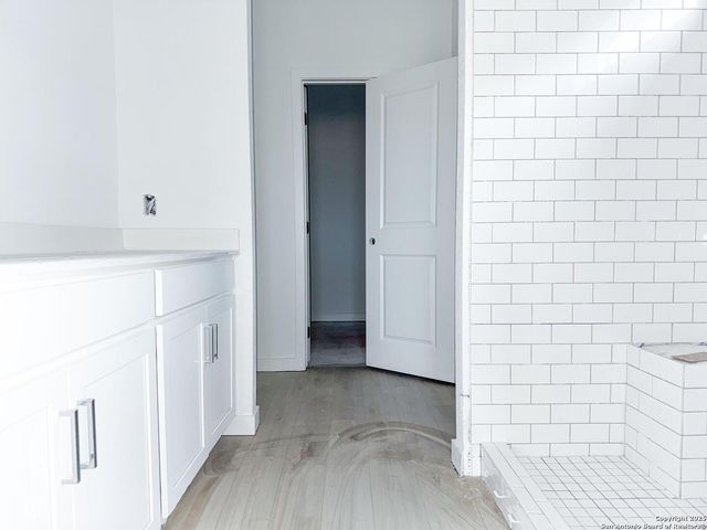 1417 Burrs Ferry Ct, Seguin, TX 78155