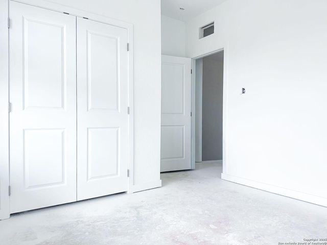 1417 Burrs Ferry Ct, Seguin, TX 78155