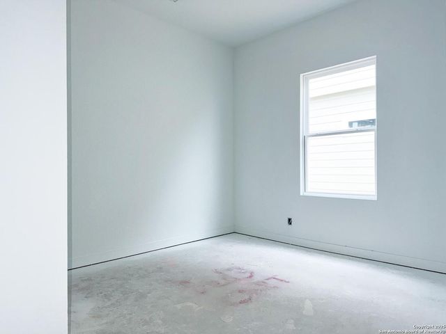 1417 Burrs Ferry Ct, Seguin, TX 78155