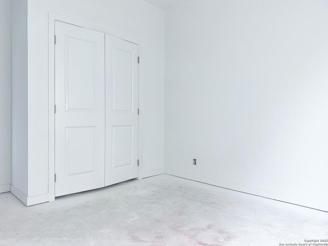 1417 Burrs Ferry Ct, Seguin, TX 78155