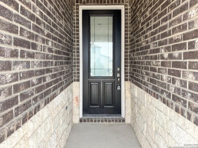 1417 Burrs Ferry Ct, Seguin, TX 78155