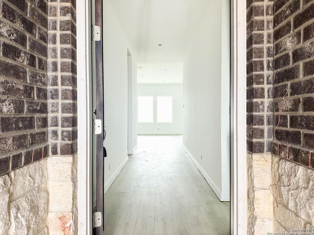 1417 Burrs Ferry Ct, Seguin, TX 78155