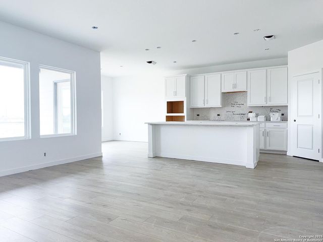 1417 Burrs Ferry Ct, Seguin, TX 78155