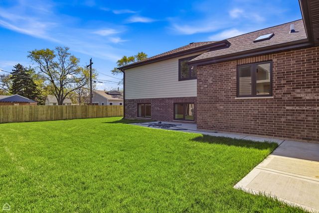 8041 S 85TH Court, Justice, IL 60458