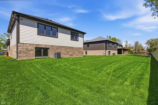8041 S 85TH Court, Justice, IL 60458