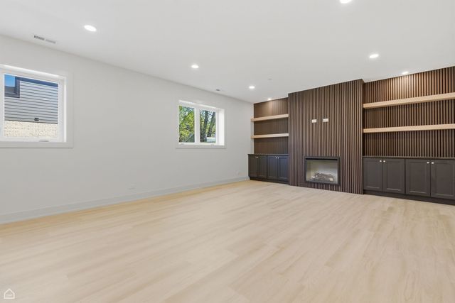 8041 S 85TH Court, Justice, IL 60458