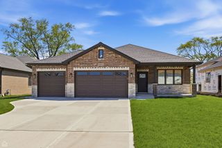 8041 S 85TH Court, Justice, IL 60458