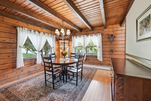 15 Thompson Rd, Hubbardston, MA 01452