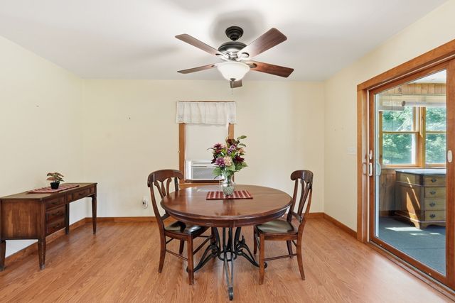 15 Thompson Rd, Hubbardston, MA 01452