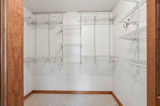 15 Thompson Rd, Hubbardston, MA 01452