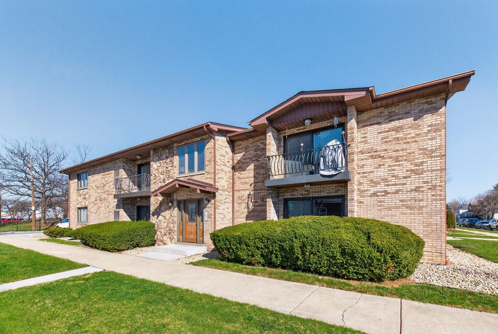 6056 S Keating Avenue 2E, Chicago, IL 60629