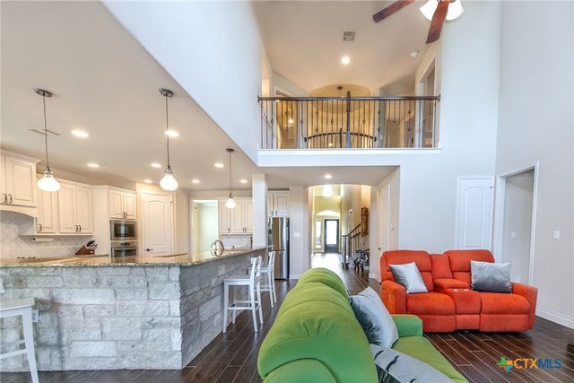 2901 Glen View, Seguin, TX 78155