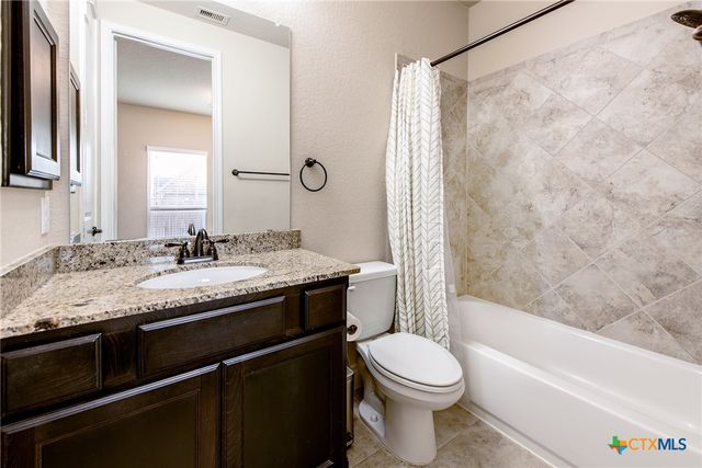 2901 Glen View, Seguin, TX 78155