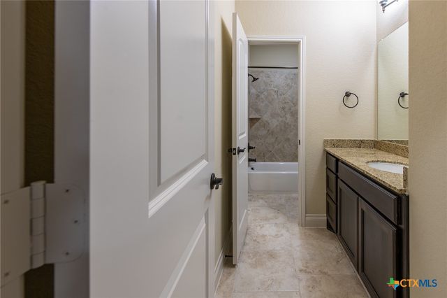 2901 Glen View, Seguin, TX 78155