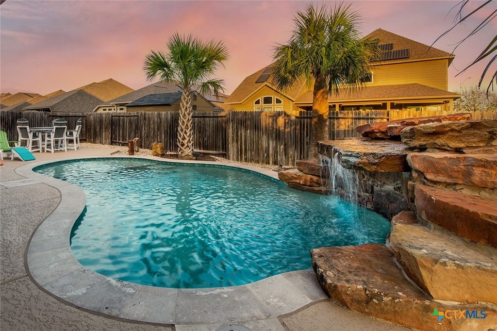 2901 Glen View, Seguin, TX 78155