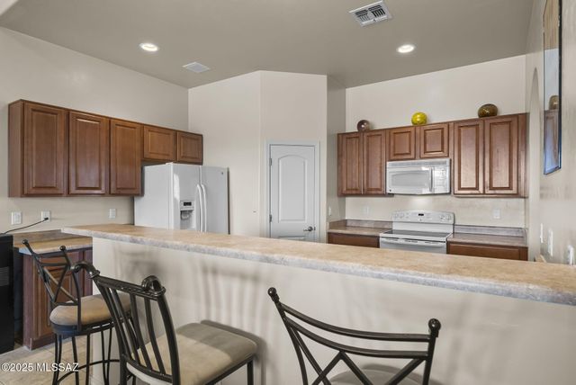 1096 Vista De Los Alamos, Rio Rico, AZ 85648